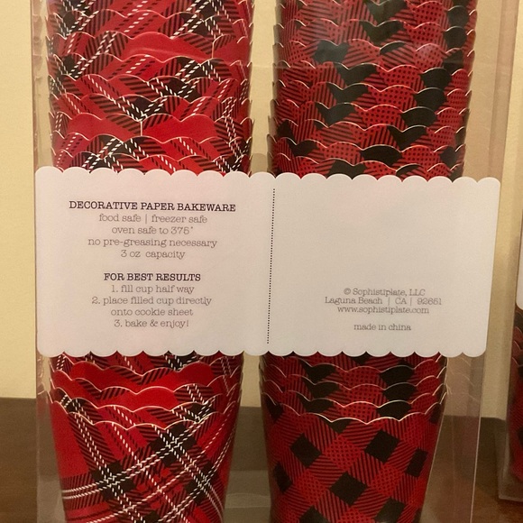 2 New Packages of Baking Cups - Tartan Plaid - Picture 3 of 3